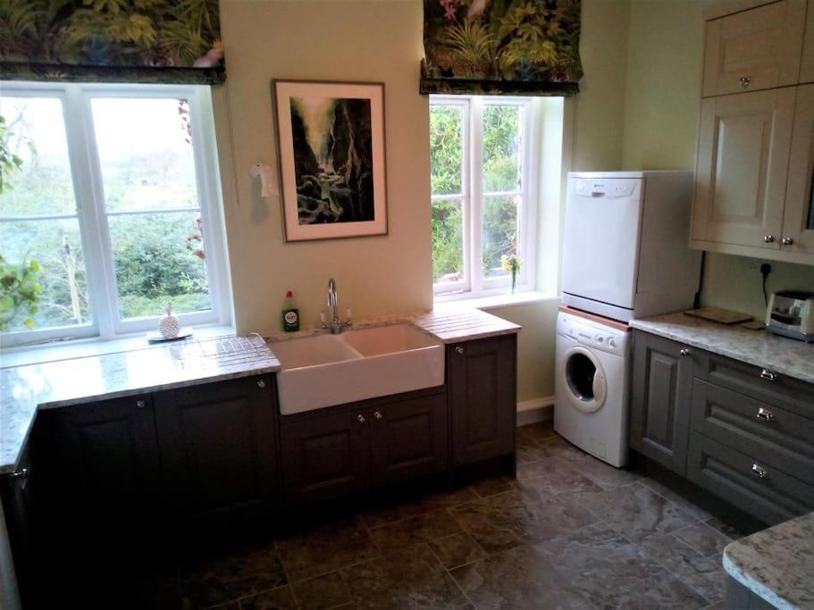 Tranquil Getaway Near Brecon Beacons Apartment Llandovery Luaran gambar